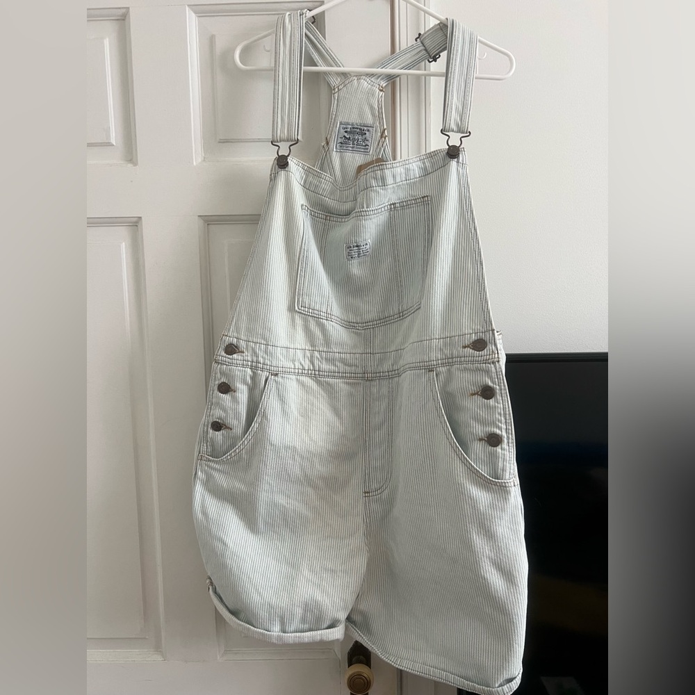 NWT Levi's women’s shortalls, light wash with stripes, extra large